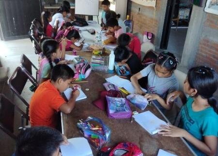 Realiza Monapaküy un taller con infancias para escribir y hablar en Ombeayiüts, en San Mateo del Mar