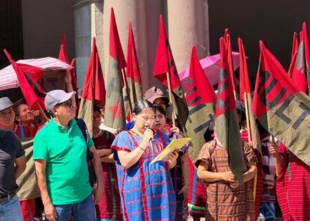 Marchan a 18 meses del crimen de las indígenas triquis Adriana y Virginia