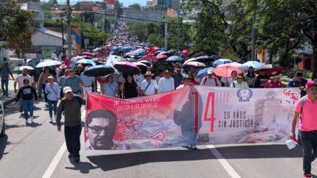 Conmemoran el vigésimo aniversario del inicio de la revuelta social en Oaxaca Conmemoran el vigésimo aniversario del inicio de la revuelta social en Oaxaca